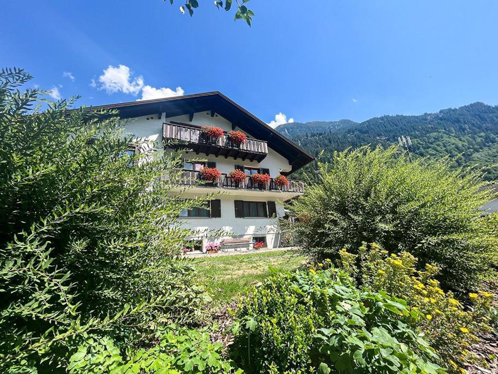 Haus Netzer Elisabeth Apartamento Sankt Gallenkirch Exterior foto